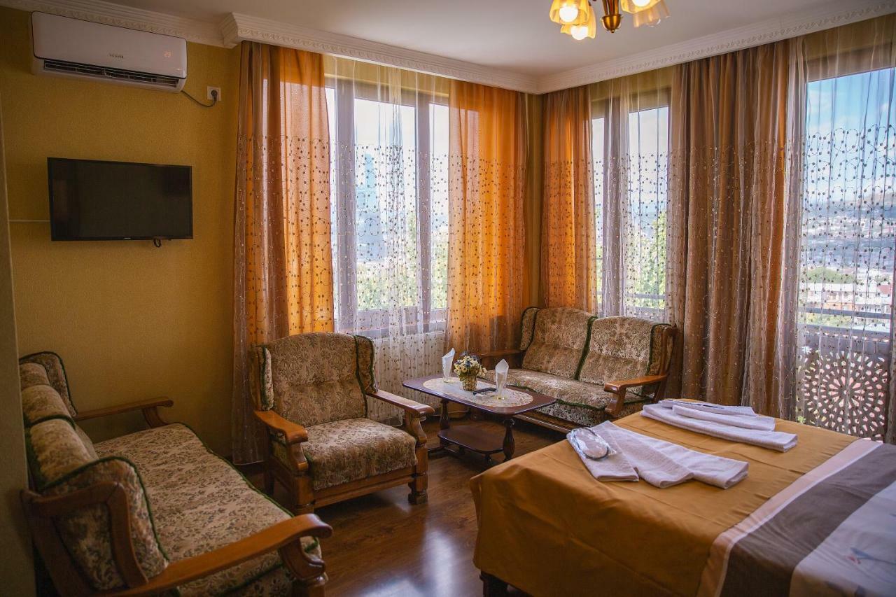Family Hotel Parajanov Tbilisi Eksteriør bilde