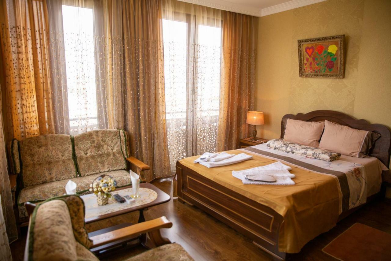 Family Hotel Parajanov Tbilisi Eksteriør bilde