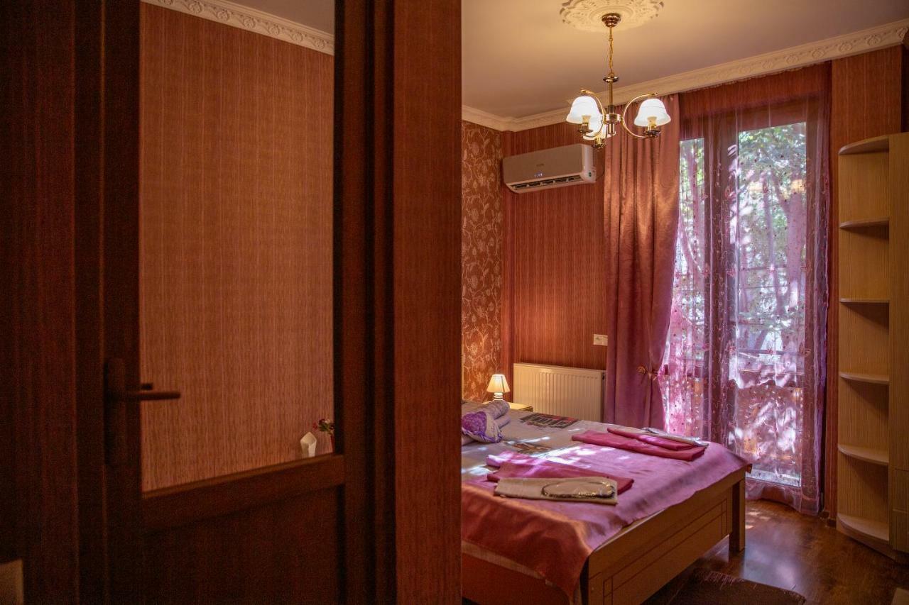Family Hotel Parajanov Tbilisi Eksteriør bilde